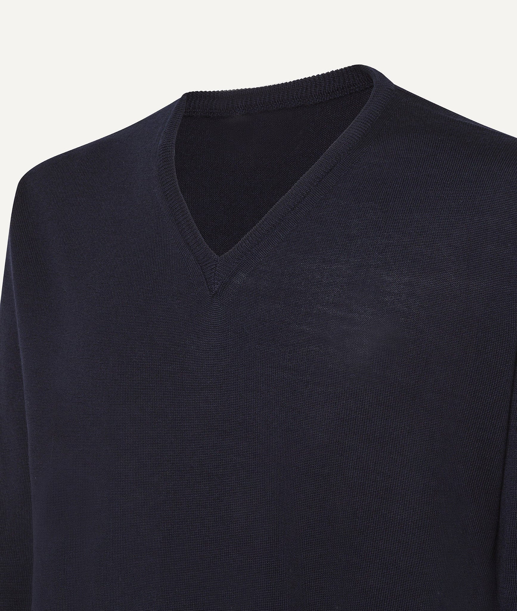 V Neck in Extrafine Merino Wool